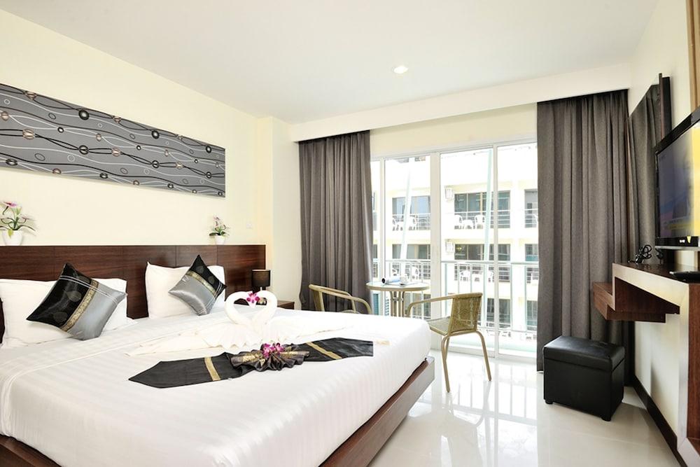 Pimrada Hotel Patong Екстер'єр фото