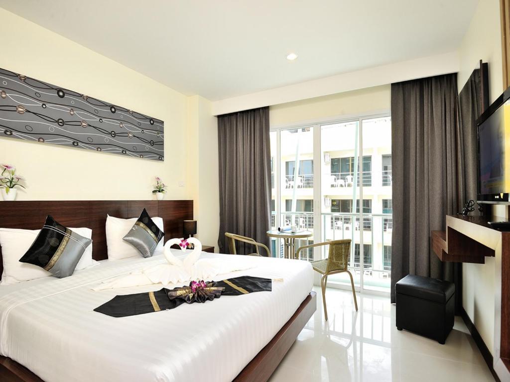 Pimrada Hotel Patong Екстер'єр фото