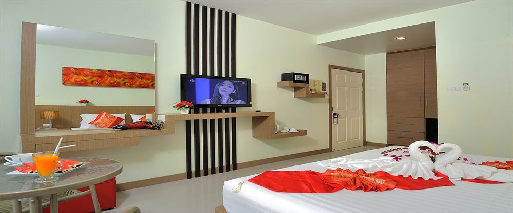 Pimrada Hotel Patong Екстер'єр фото
