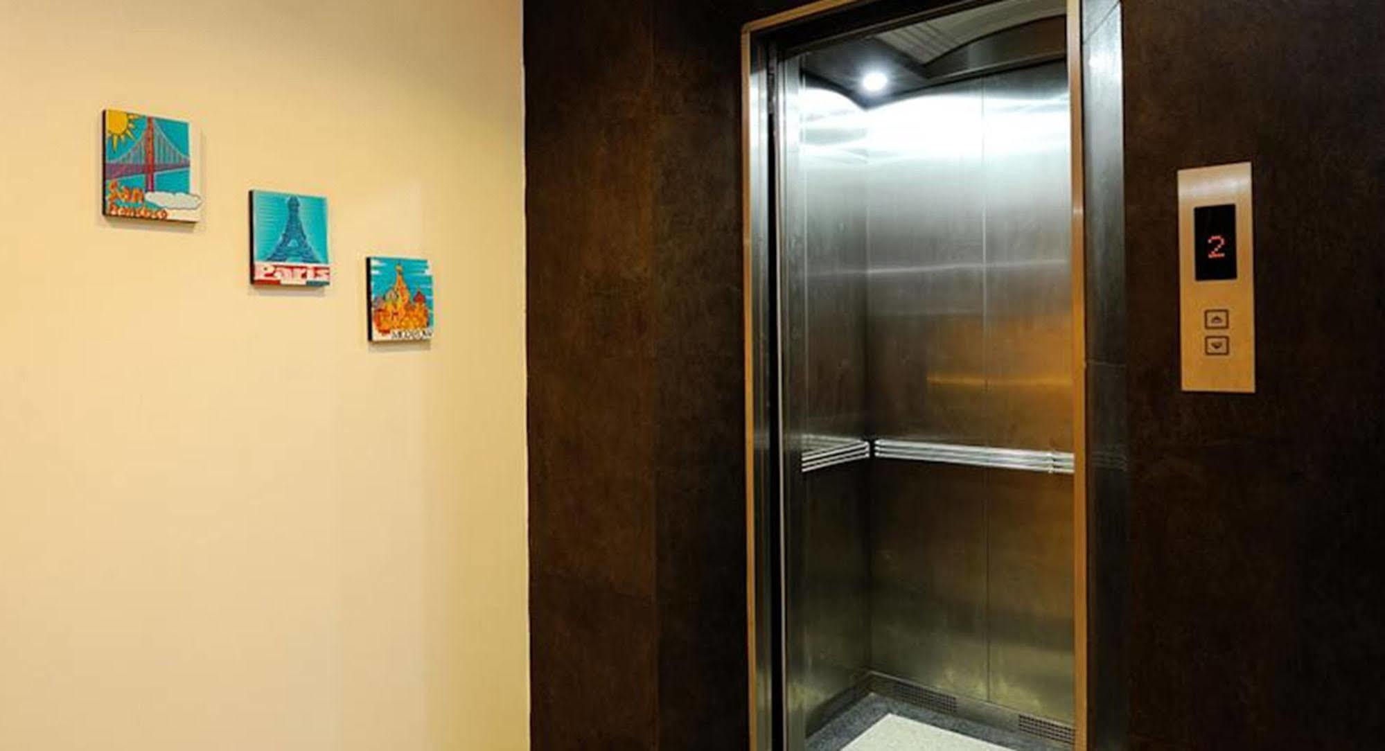 Pimrada Hotel Patong Екстер'єр фото