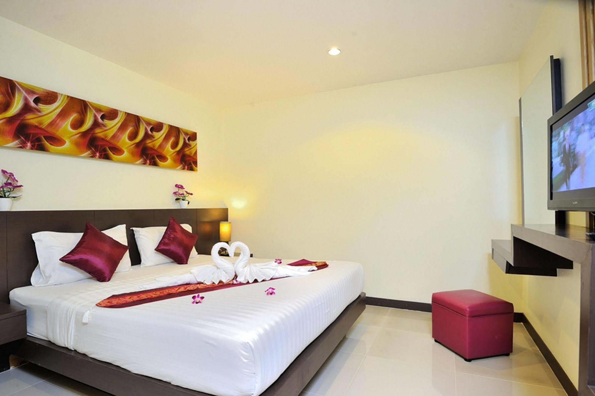 Pimrada Hotel Patong Екстер'єр фото