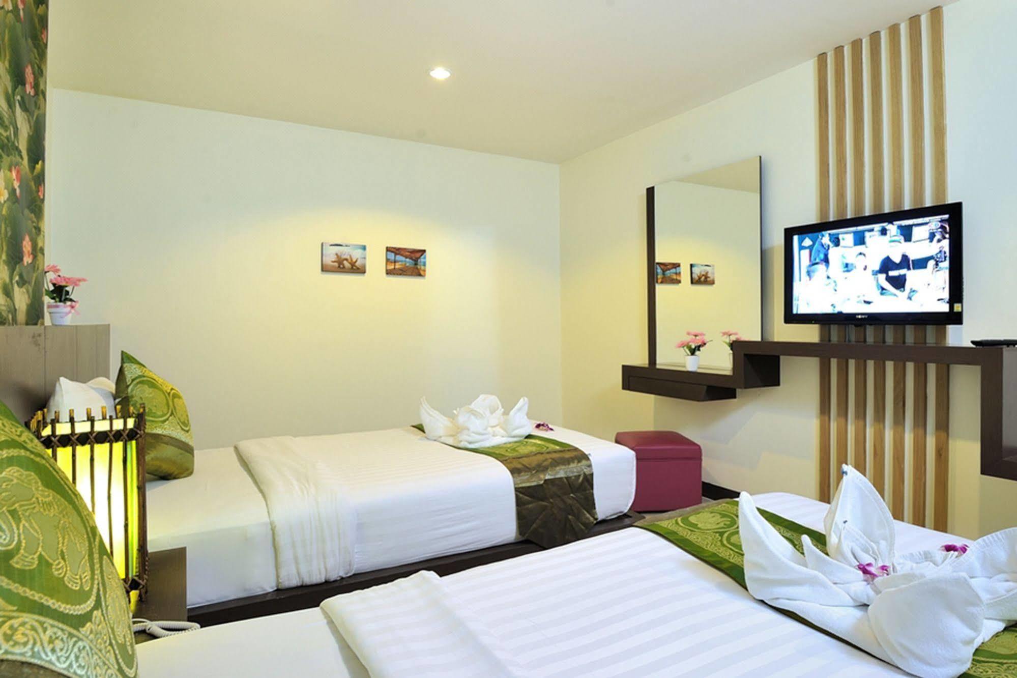 Pimrada Hotel Patong Екстер'єр фото