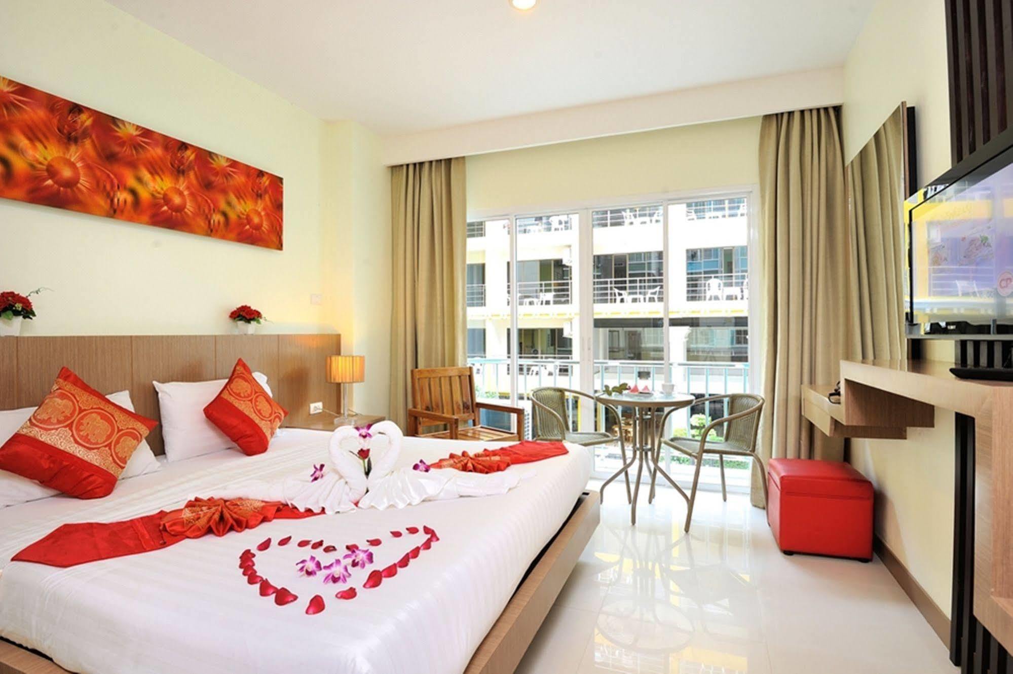 Pimrada Hotel Patong Екстер'єр фото
