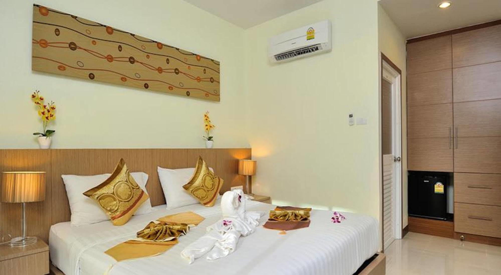 Pimrada Hotel Patong Екстер'єр фото