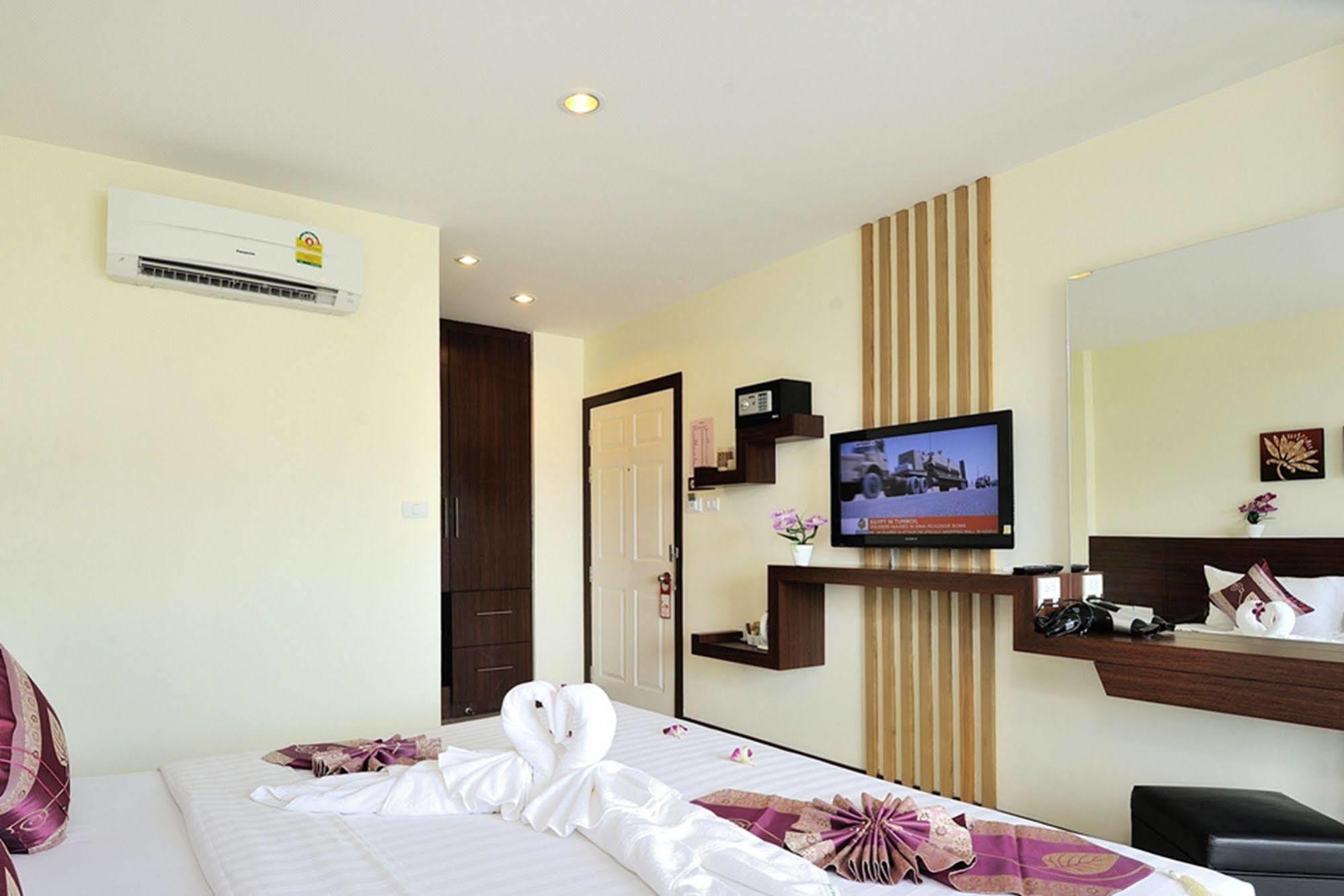Pimrada Hotel Patong Екстер'єр фото